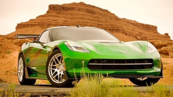 В фильме «Трансформеры 4» примут участие суперкар Chevrolet Corvette нового поколения, который будет окрашен в ярко-зеленый цвет, и 1200-сильный родстер Bugatti Veyron Grand Sport Vitesse. Об этом говорится на официальном сайте режиссера ленты Майкла Бэя.