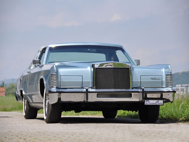Lincoln Continental Town Coupe (1979 г.).