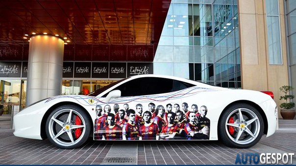 Ferrari 458 Italia настоящего фаната футбольной Барселоны