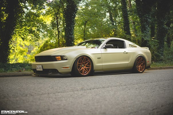 Ford Mustang GT 5.0.