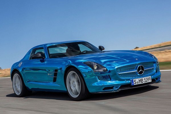 Mercedes рассекретил электрокар SLS AMG