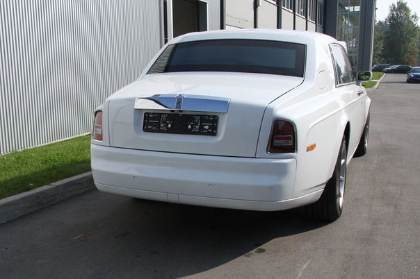 Rolls-Royce Phantom EWB VR7