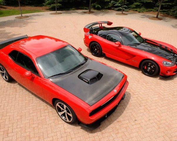 Dodge Challenger and Viper