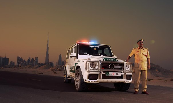 Полиция Дубая обзавелась Brabus B63S-700 Widestar