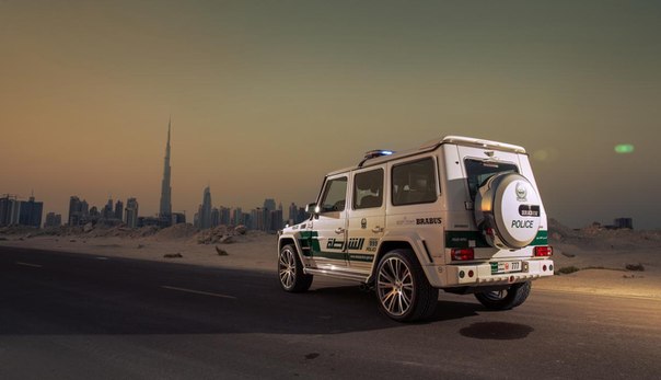 Полиция Дубая обзавелась Brabus B63S-700 Widestar