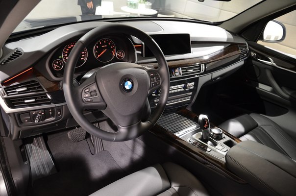 Баварцы специально для России сделали бронированный BMW X5