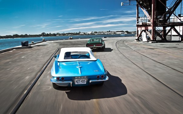 1967 Shelby GT500 vs 1967 Chevrolet Corvette Sting Ray 427