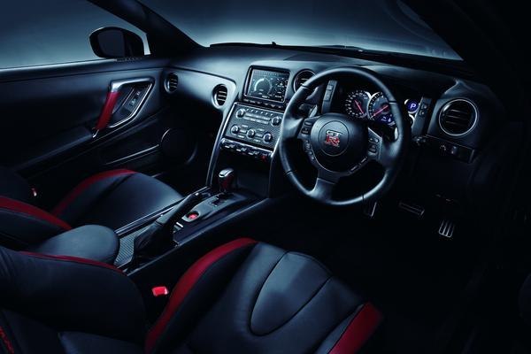Новые данные о Nissan GT-R 2013