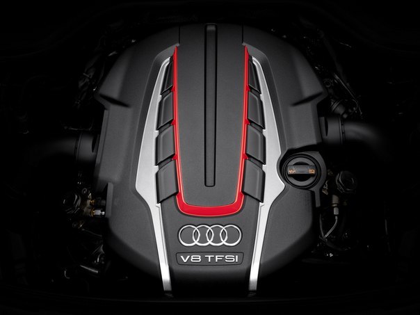 • Audi S8 '2013