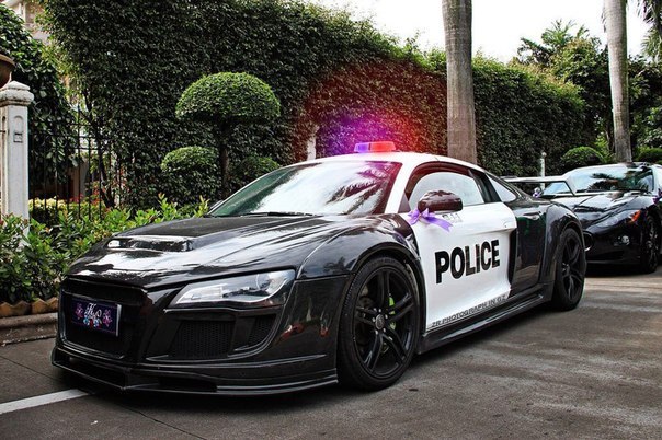Audi R8 [Police Car]