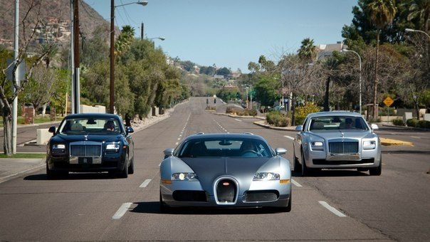 Bugatti Veyron vs. Rolls-Royce Phantom
