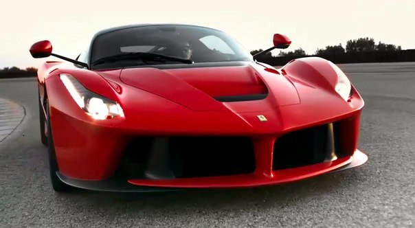 Ferrari LaFerrari достанется только VIP-покупателям. Чтобы претендовать на гиперкар, необходимо иметь в гараже 5 Ferrari.