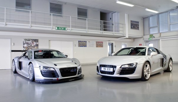 Audi R8 LMS vs Audi R8