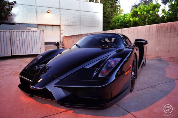 Black Ferrari Enzo