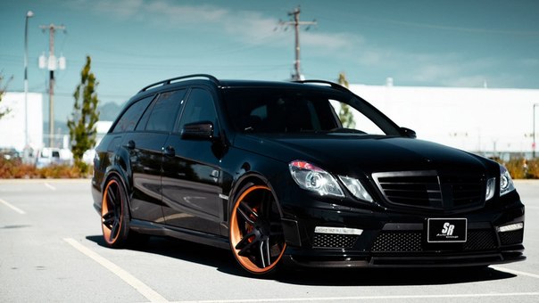 Mercedes Benz E63 AMG