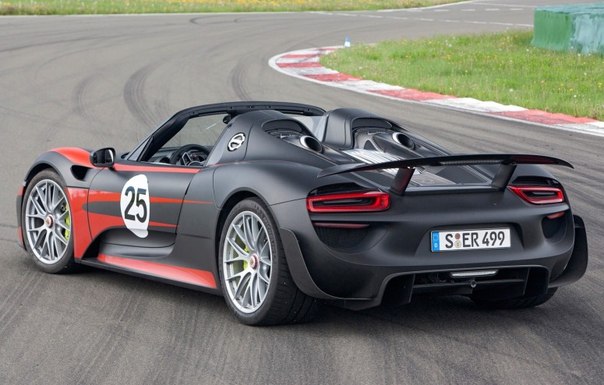 Porsche задумалось над четырехместным вариантом супергибрида 918 Spyder